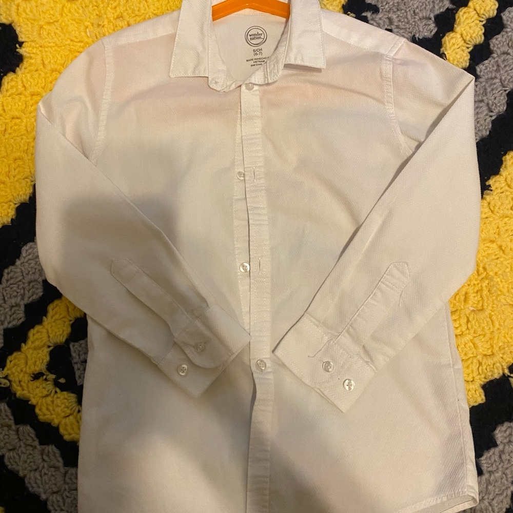 White Wonder Nation button down boys shirt. Size 6/7